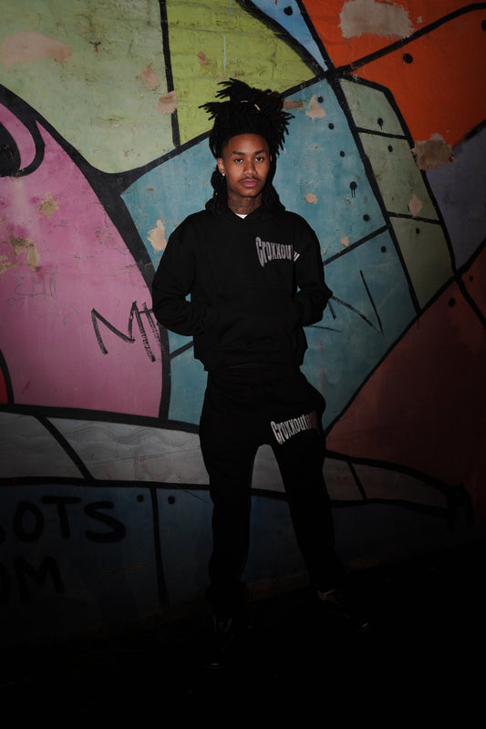 Black plain sweatsuit